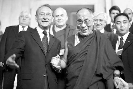 Dalai Lama with Mayor Delanoe in Paris, 2008